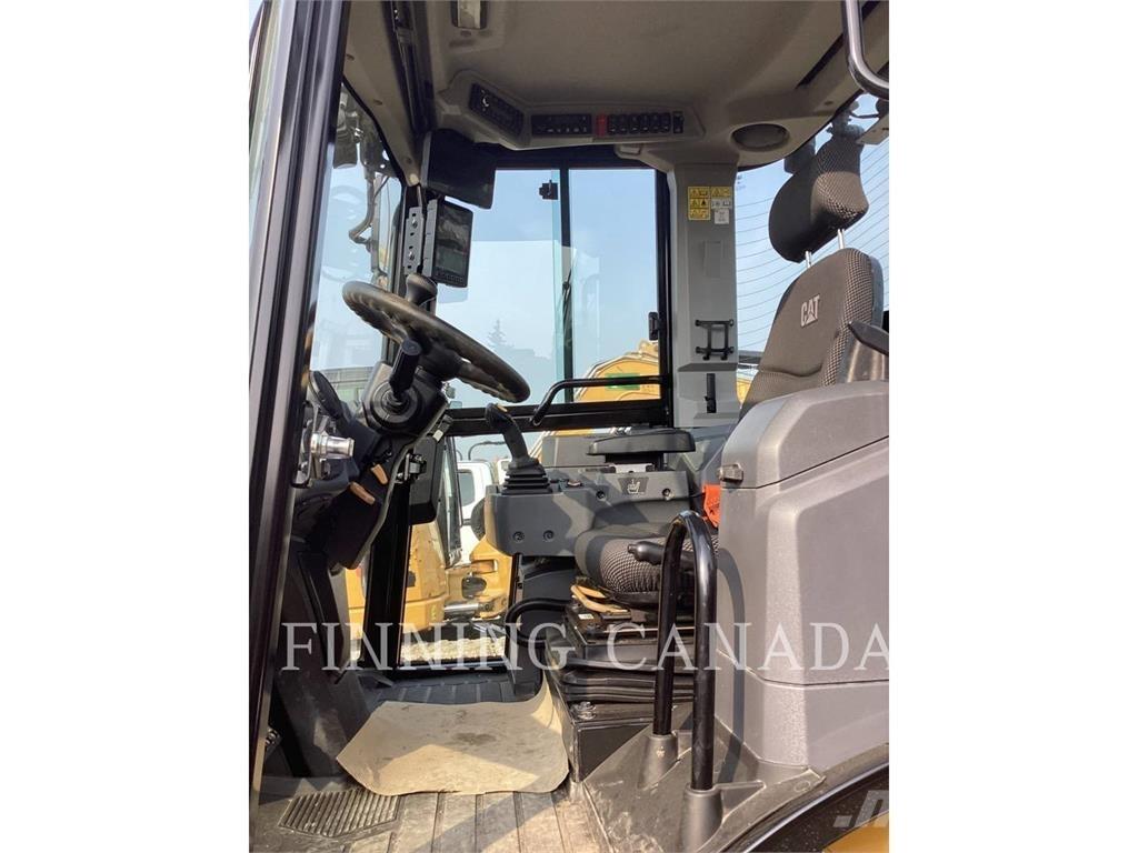 CAT 908 Incarcator pe pneuri