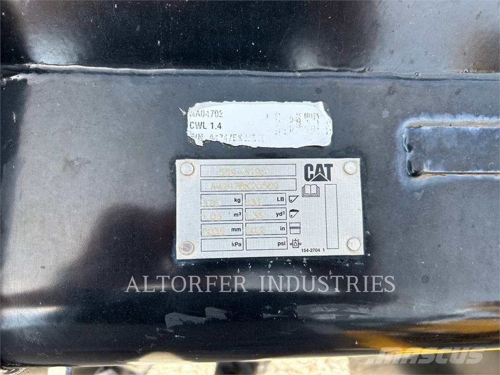 CAT 908-14 Incarcator pe pneuri