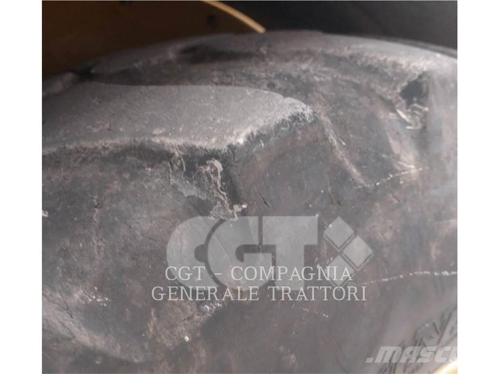 CAT 908 M Incarcator pe pneuri