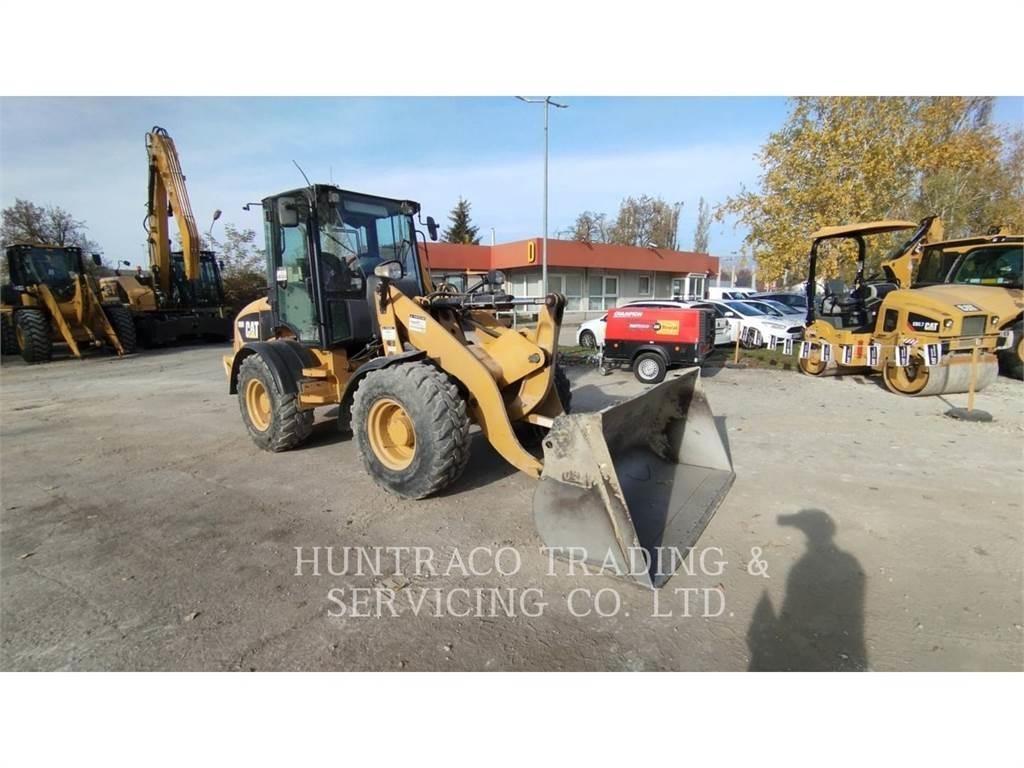 CAT 908H Incarcator pe pneuri