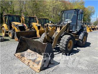 CAT 908H2 Incarcator pe pneuri