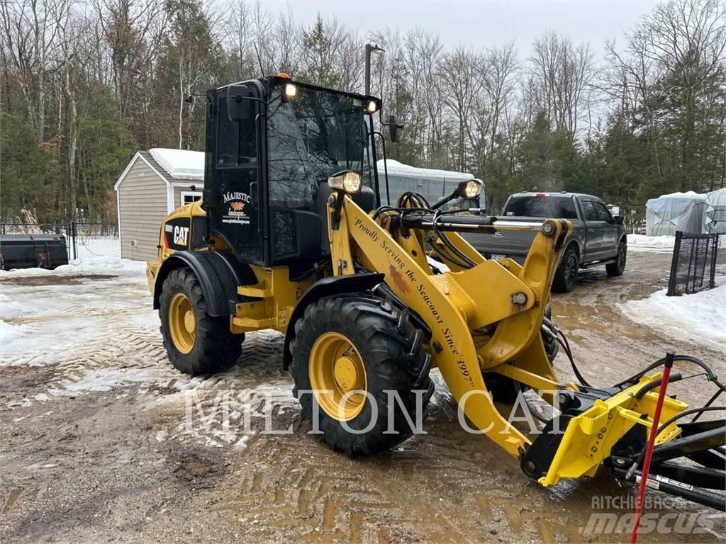CAT 908H2 Incarcator pe pneuri