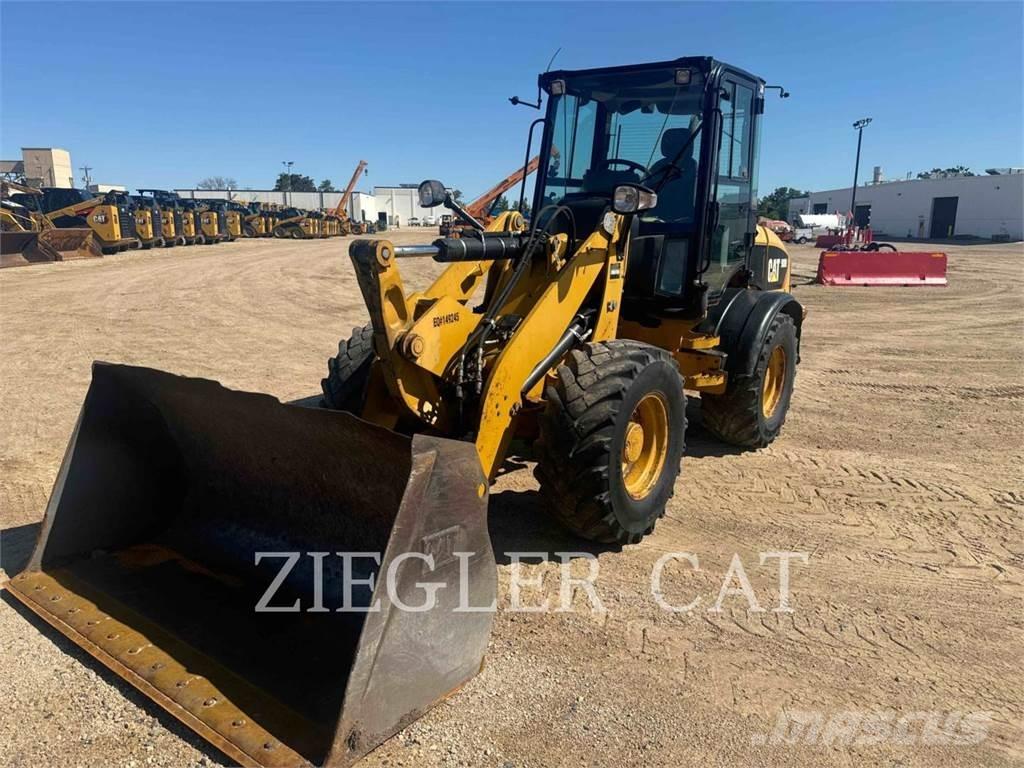 CAT 908H2 Incarcator pe pneuri