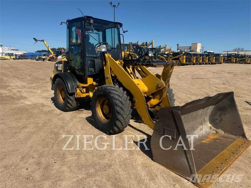 CAT 908H2 Incarcator pe pneuri