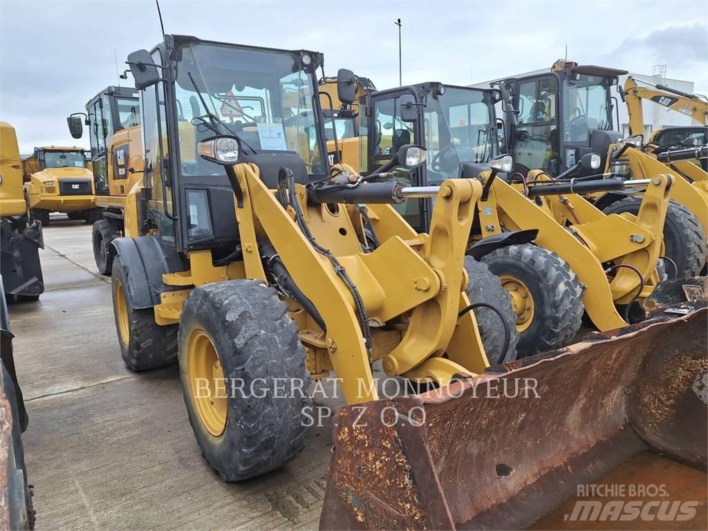 CAT 908M Incarcator pe pneuri