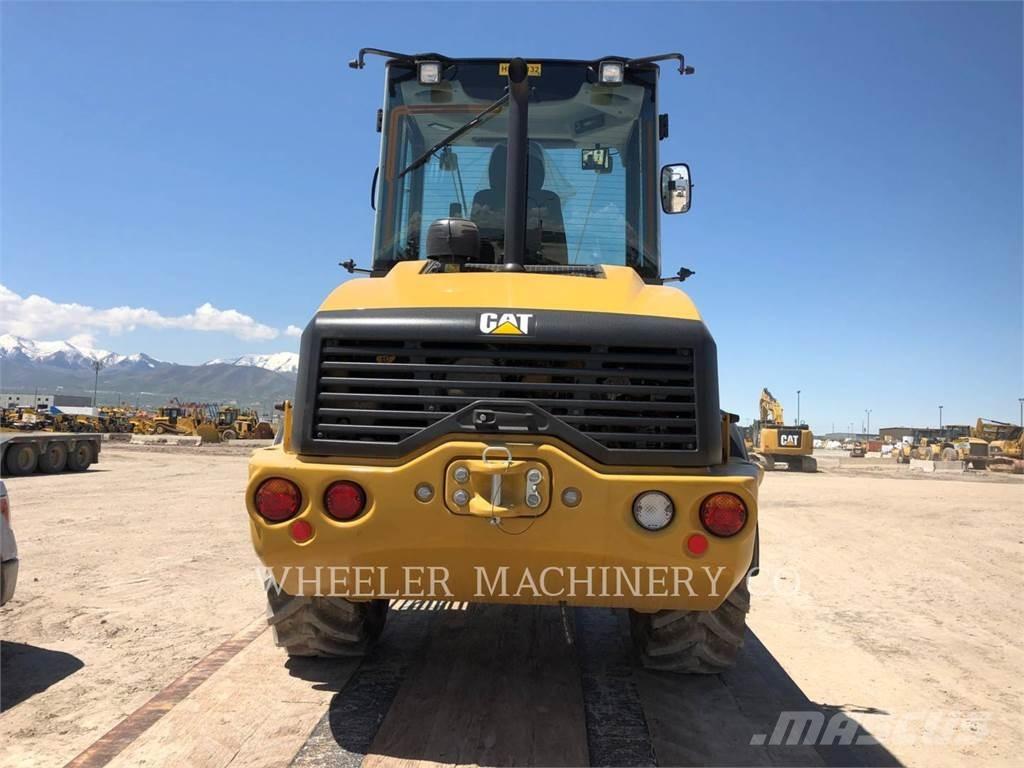 CAT 908M Incarcator pe pneuri