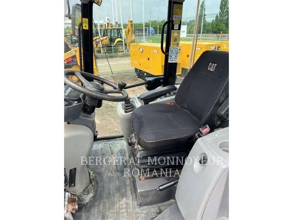 CAT 908M Incarcator pe pneuri