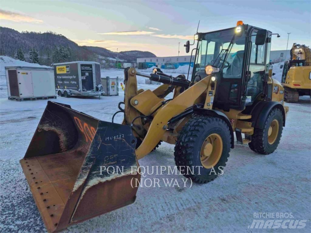 CAT 908M Incarcator pe pneuri