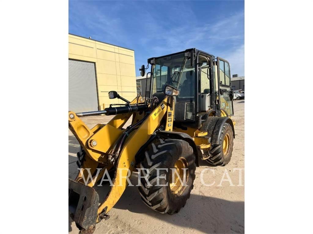 CAT 908M Incarcator pe pneuri