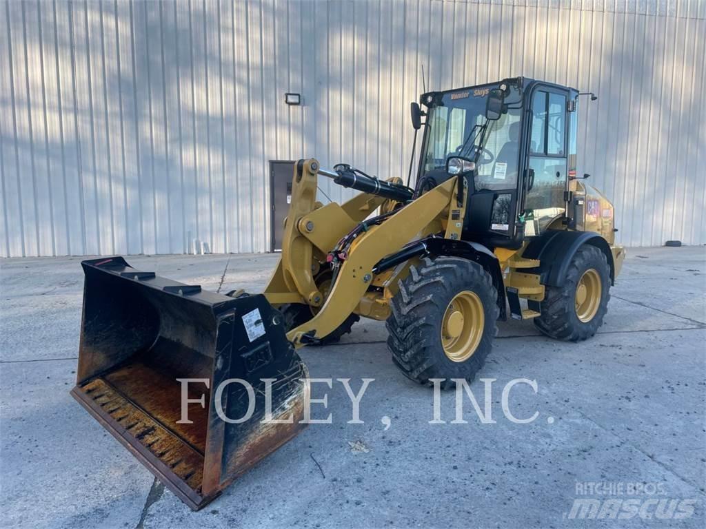 CAT 908M Incarcator pe pneuri