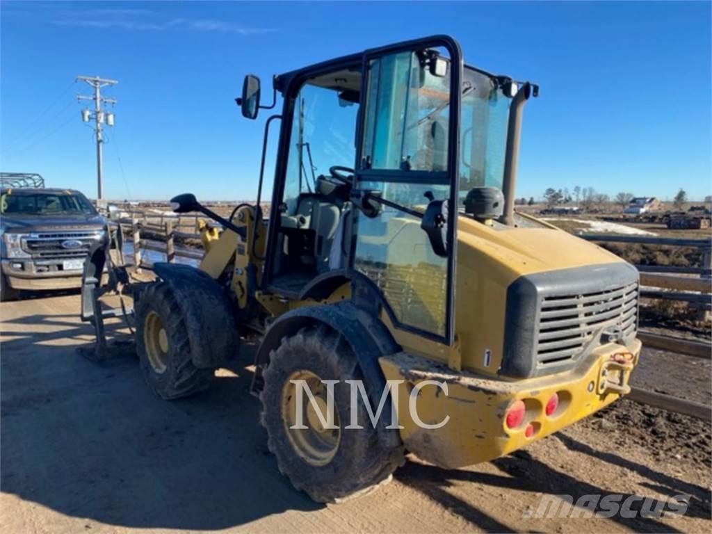 CAT 908M Incarcator pe pneuri