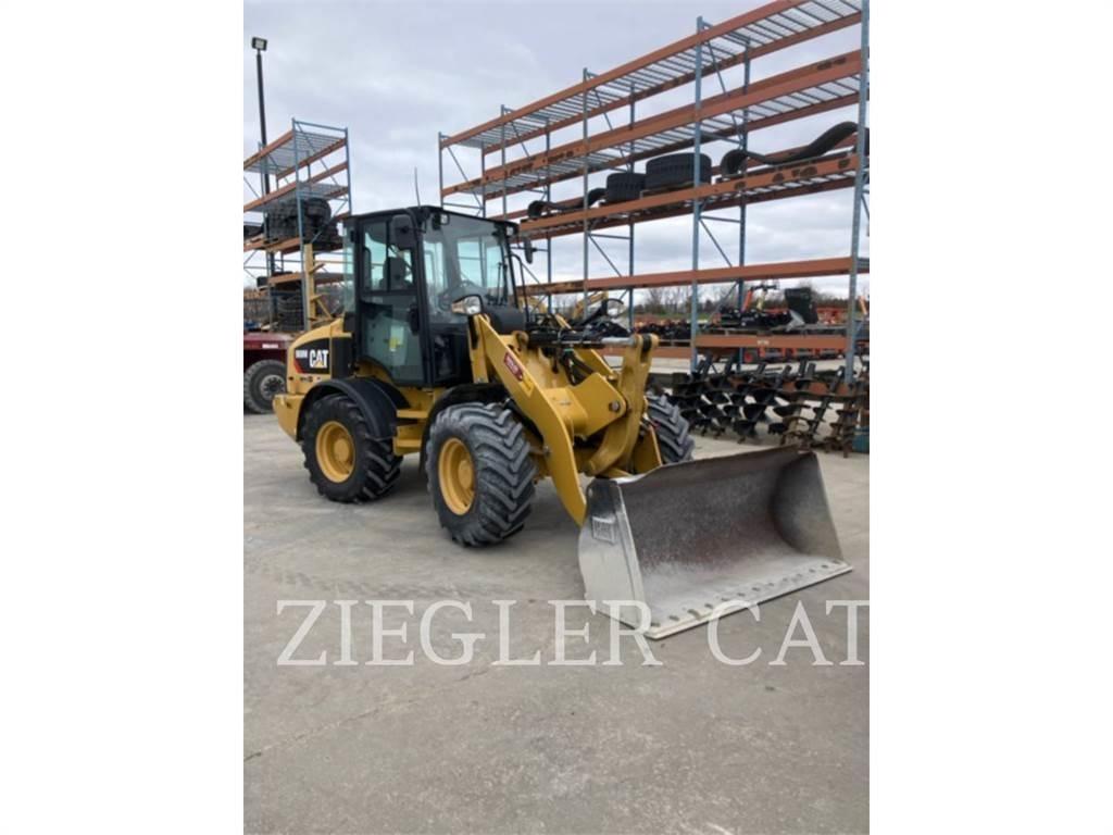 CAT 908M Incarcator pe pneuri