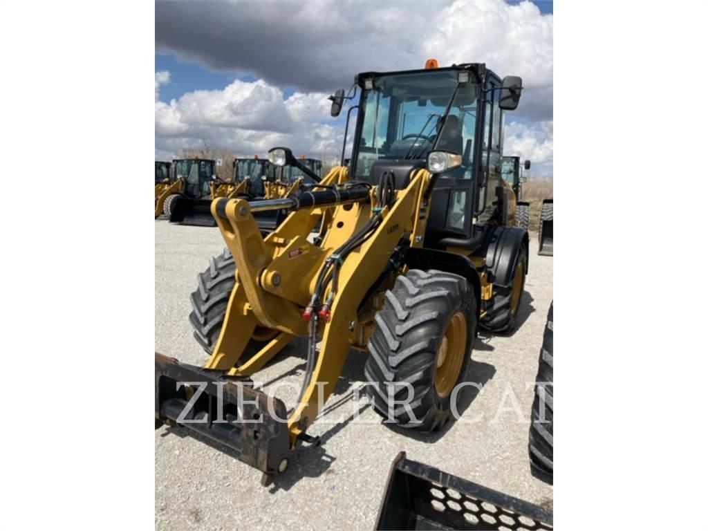 CAT 908M Incarcator pe pneuri
