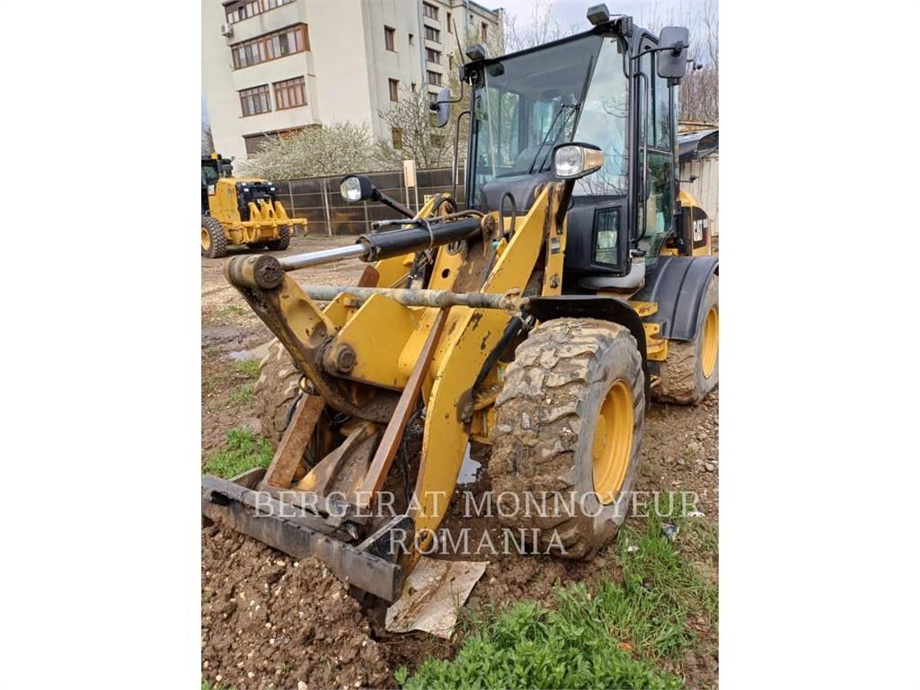 CAT 908M Incarcator pe pneuri