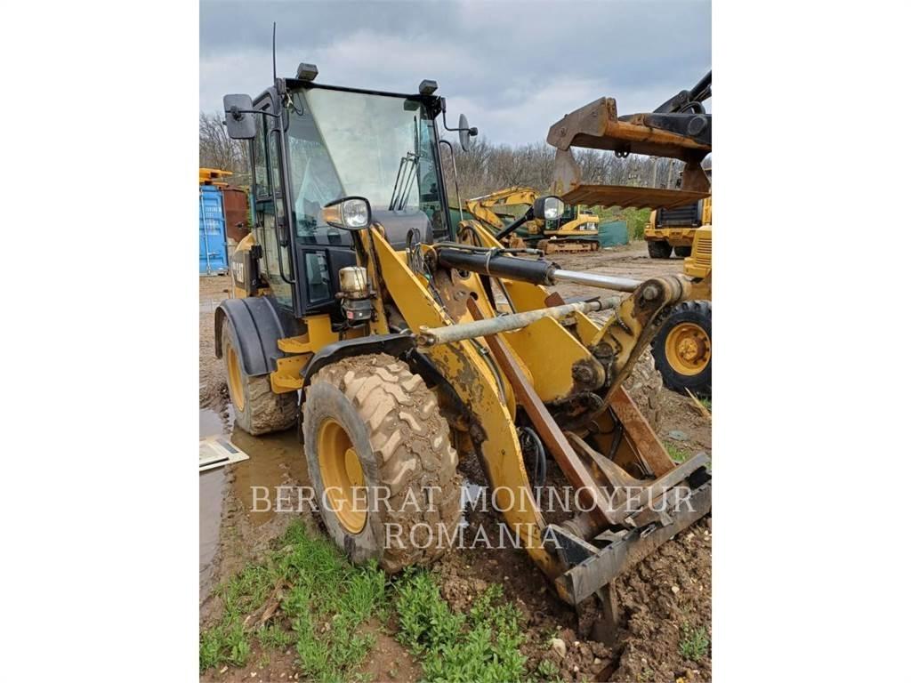 CAT 908M Incarcator pe pneuri