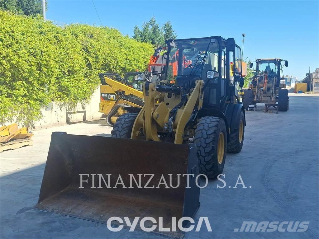CAT 908M Incarcator pe pneuri