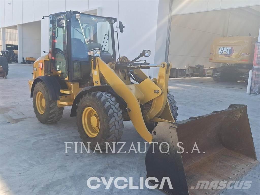 CAT 908M Incarcator pe pneuri