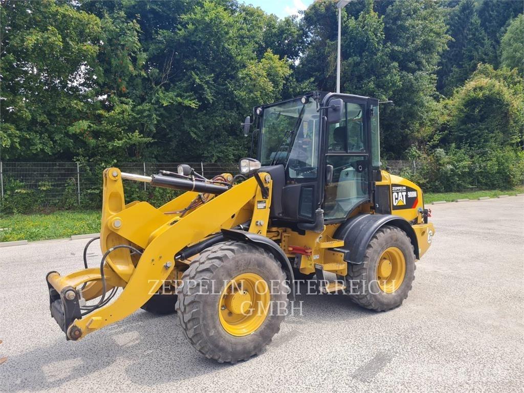 CAT 908M Incarcator pe pneuri