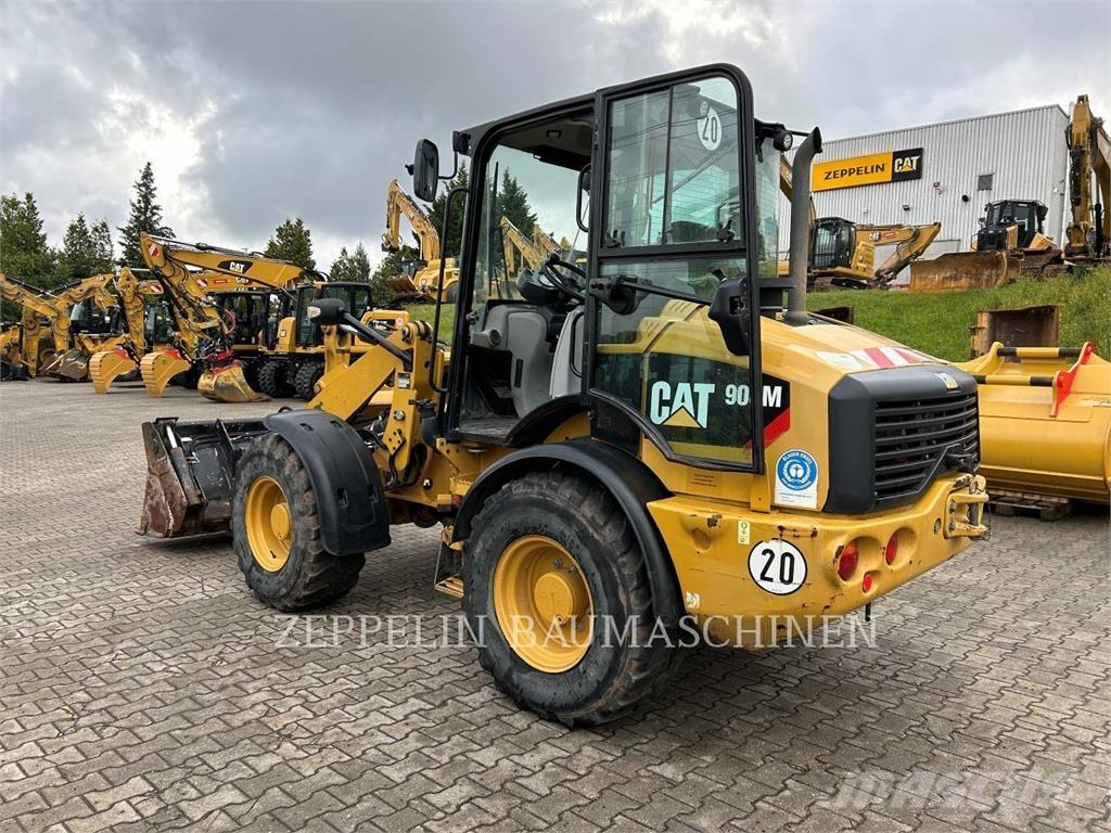 CAT 908M Incarcator pe pneuri