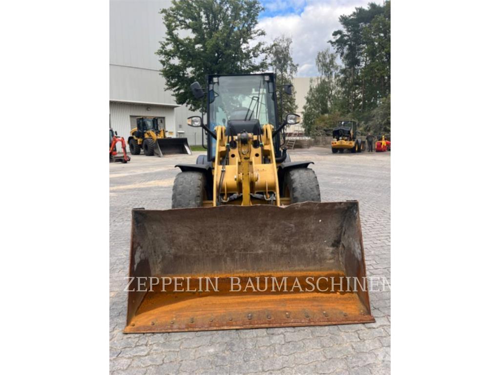 CAT 908M Incarcator pe pneuri