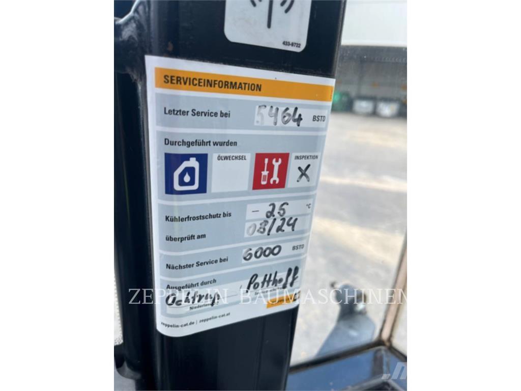 CAT 908M Incarcator pe pneuri