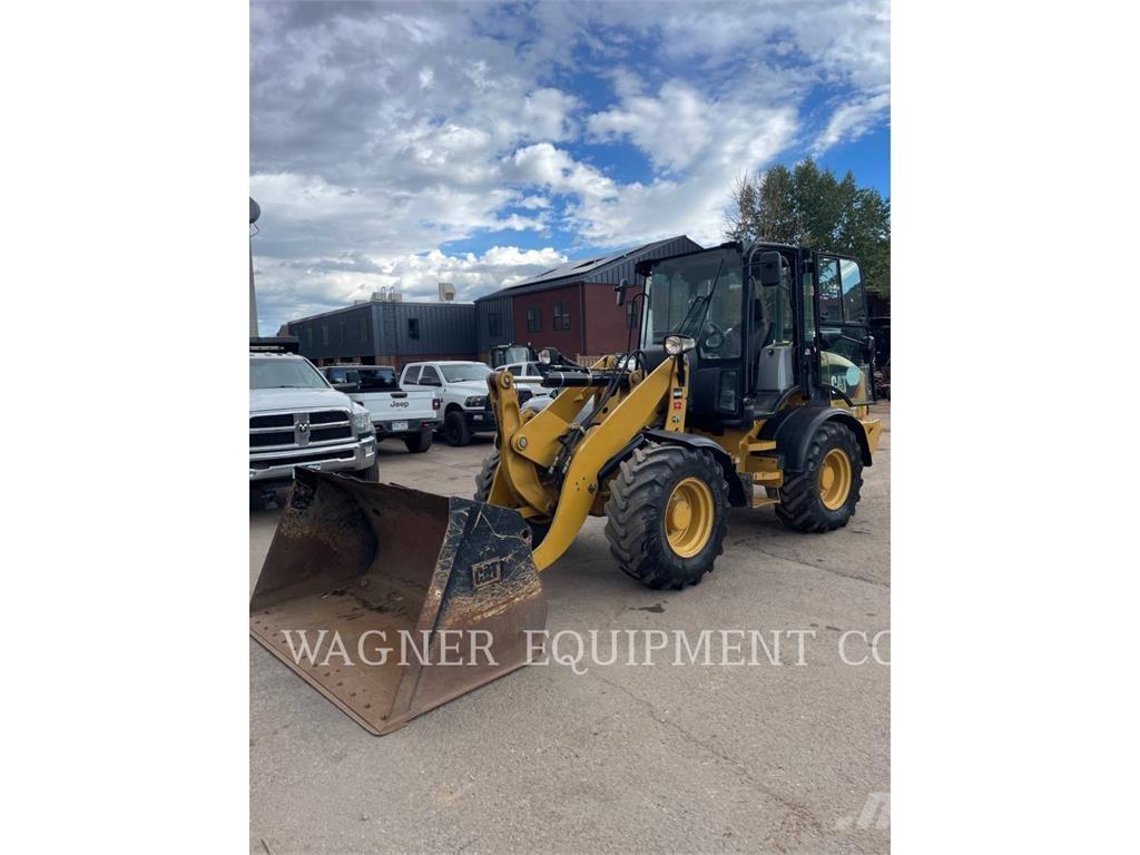 CAT 908M Incarcator pe pneuri