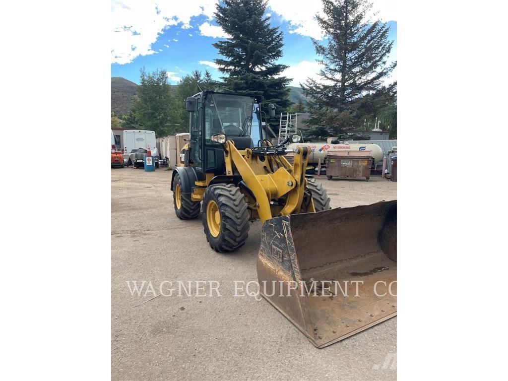 CAT 908M Incarcator pe pneuri