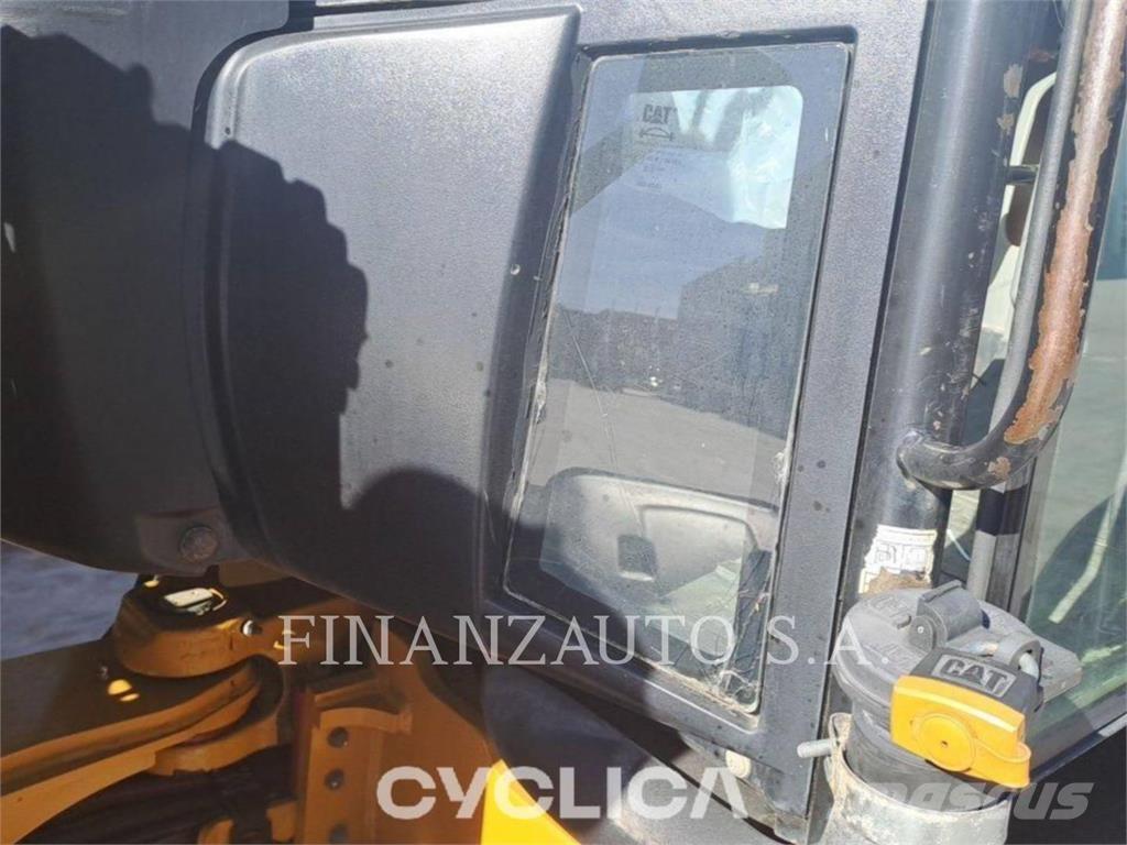 CAT 908M Incarcator pe pneuri