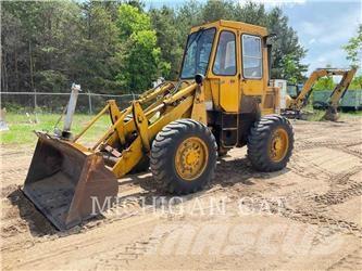 CAT 910 Incarcator pe pneuri