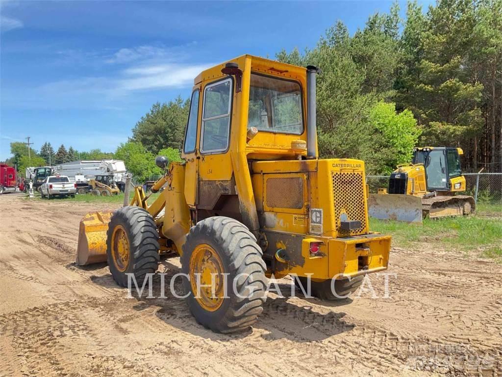 CAT 910 Incarcator pe pneuri