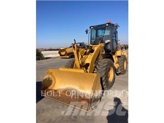 CAT 910M Incarcator pe pneuri