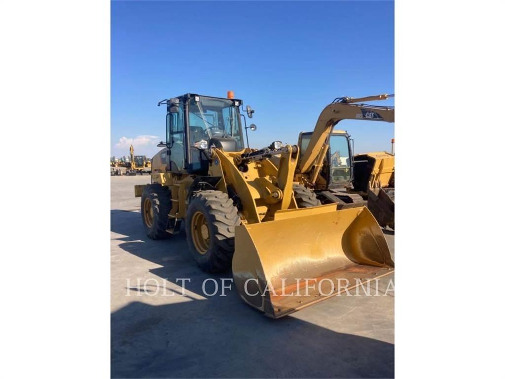 CAT 910M Incarcator pe pneuri