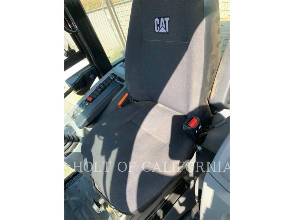 CAT 910M Incarcator pe pneuri