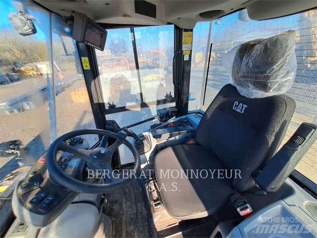 CAT 914 Incarcator pe pneuri
