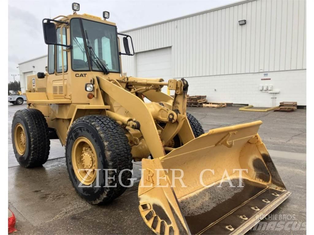 CAT 916 Incarcator pe pneuri