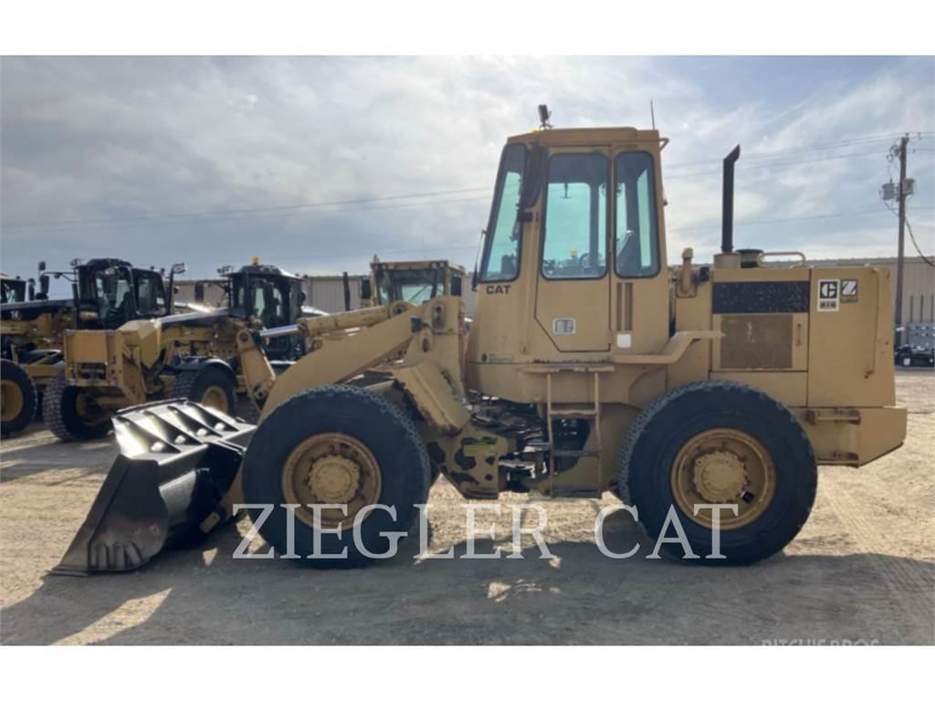 CAT 916 Incarcator pe pneuri