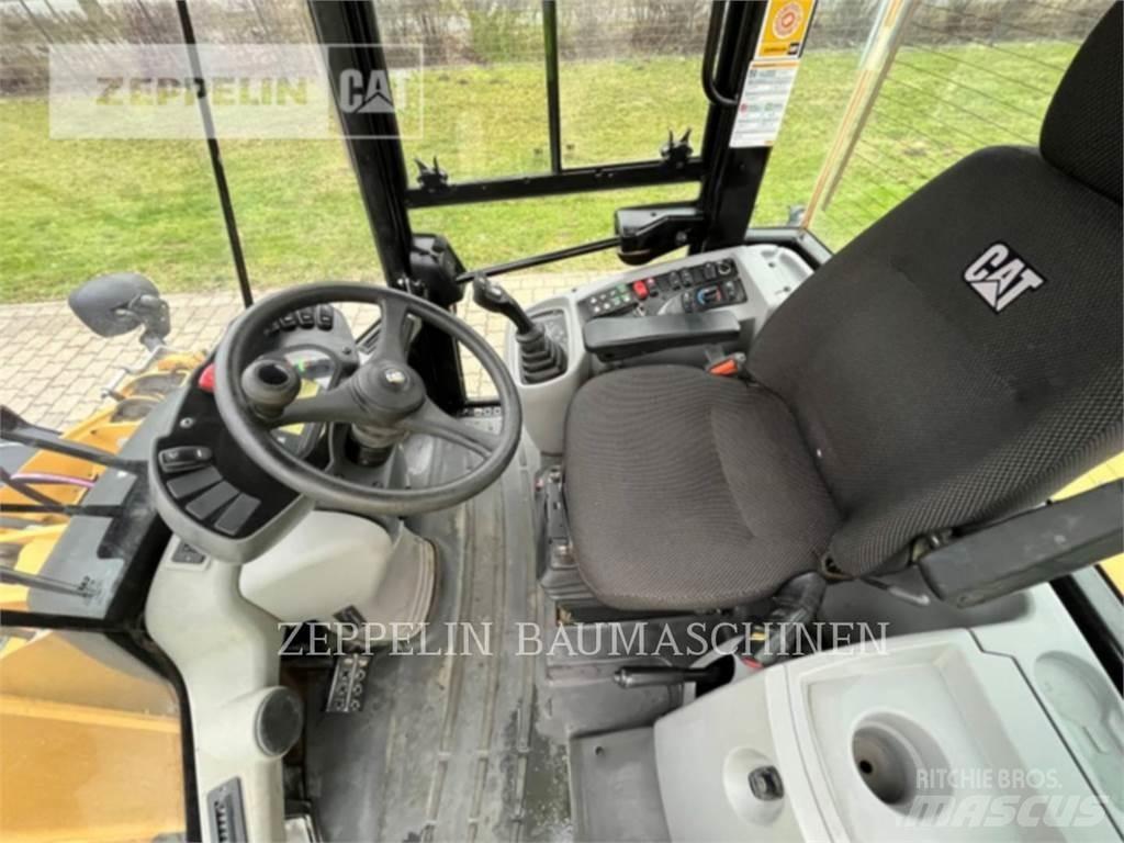 CAT 918M Incarcator pe pneuri