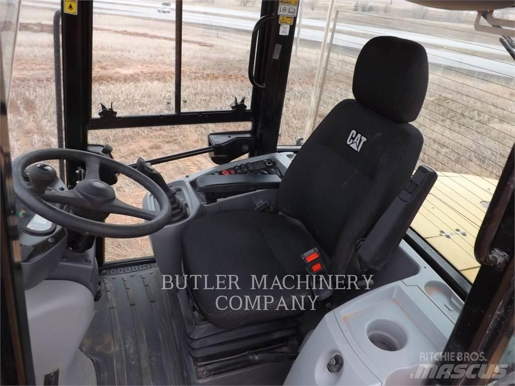 CAT 918M Incarcator pe pneuri