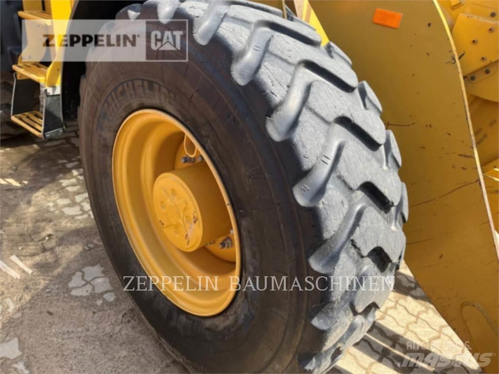 CAT 918M Incarcator pe pneuri