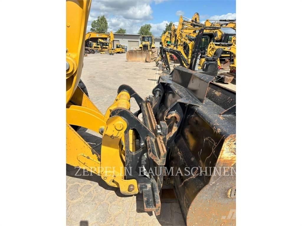 CAT 918M Incarcator pe pneuri