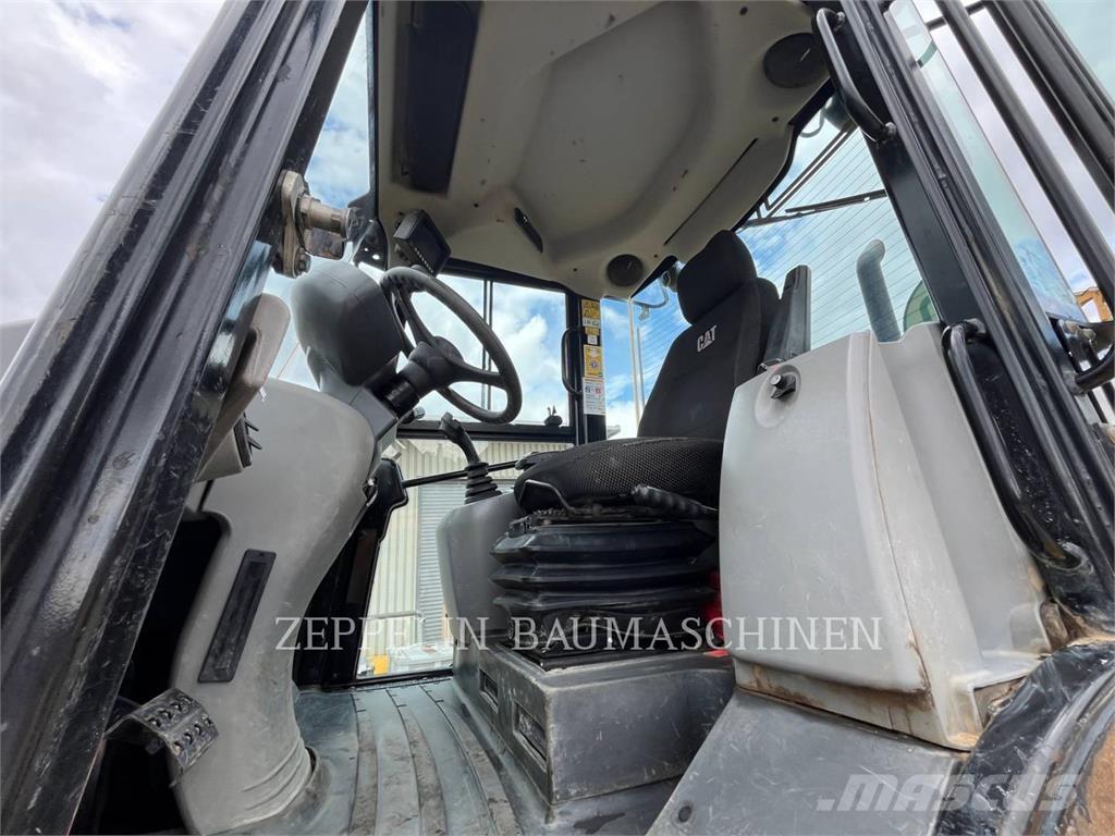 CAT 918M Incarcator pe pneuri