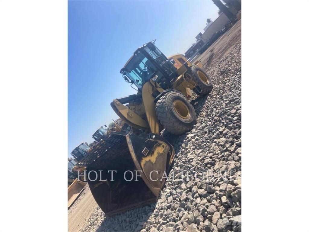 CAT 926M Incarcator pe pneuri