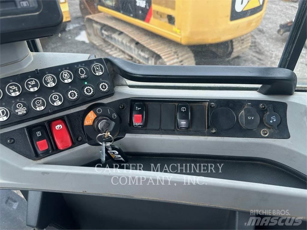 CAT 926M Incarcator pe pneuri