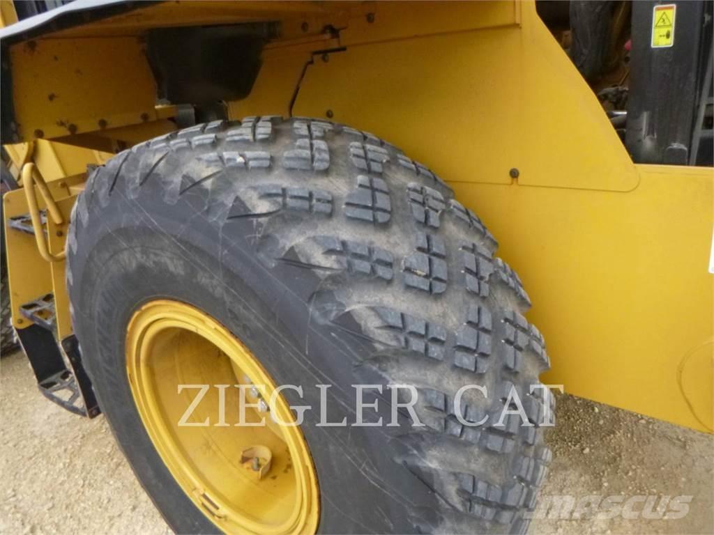 CAT 926M Incarcator pe pneuri