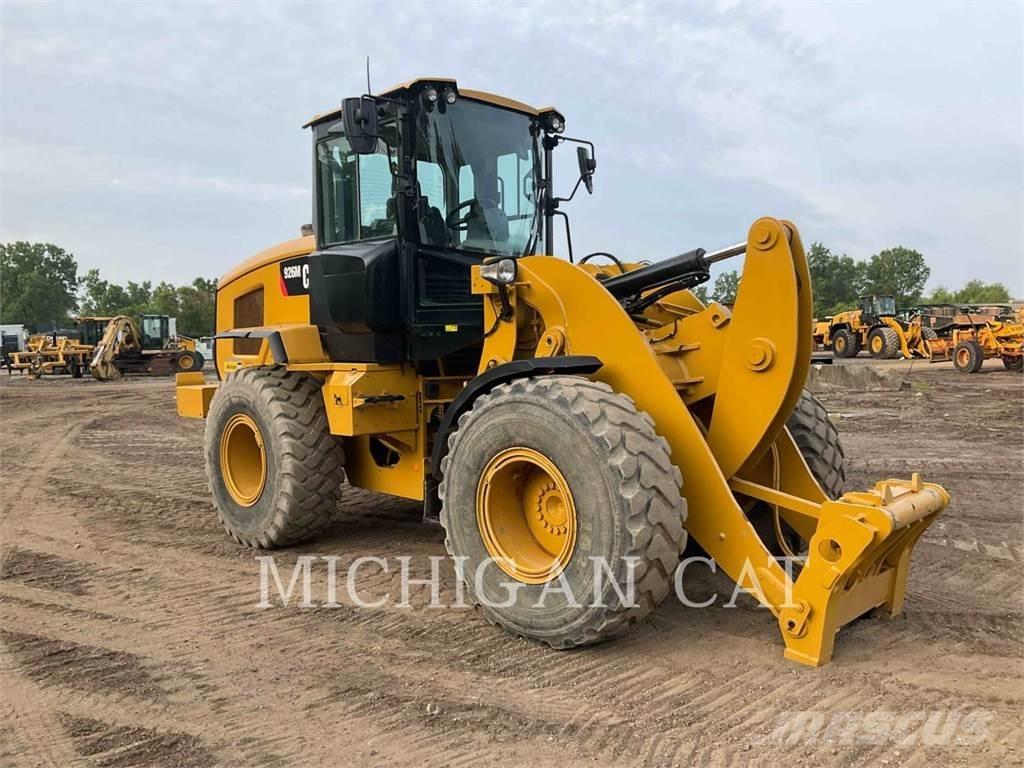 CAT 926M 3RQ Incarcator pe pneuri
