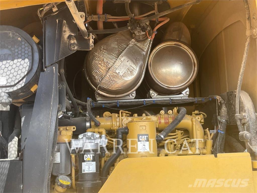 CAT 926M HL Incarcator pe pneuri