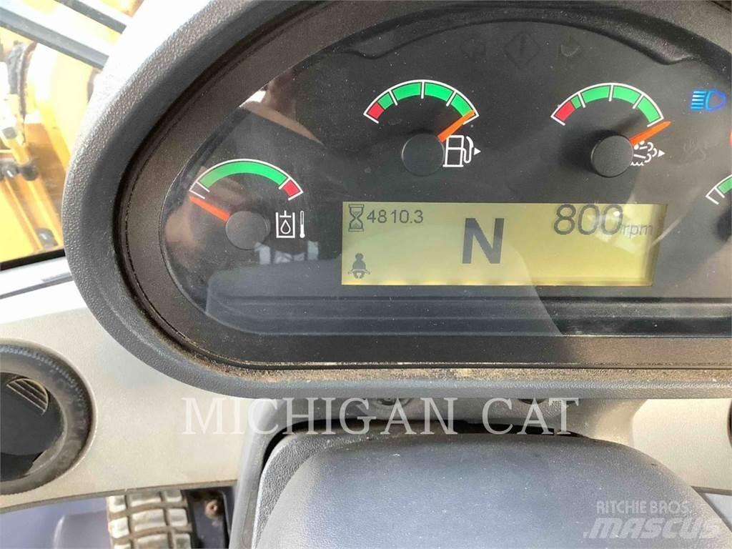 CAT 926M Q Incarcator pe pneuri