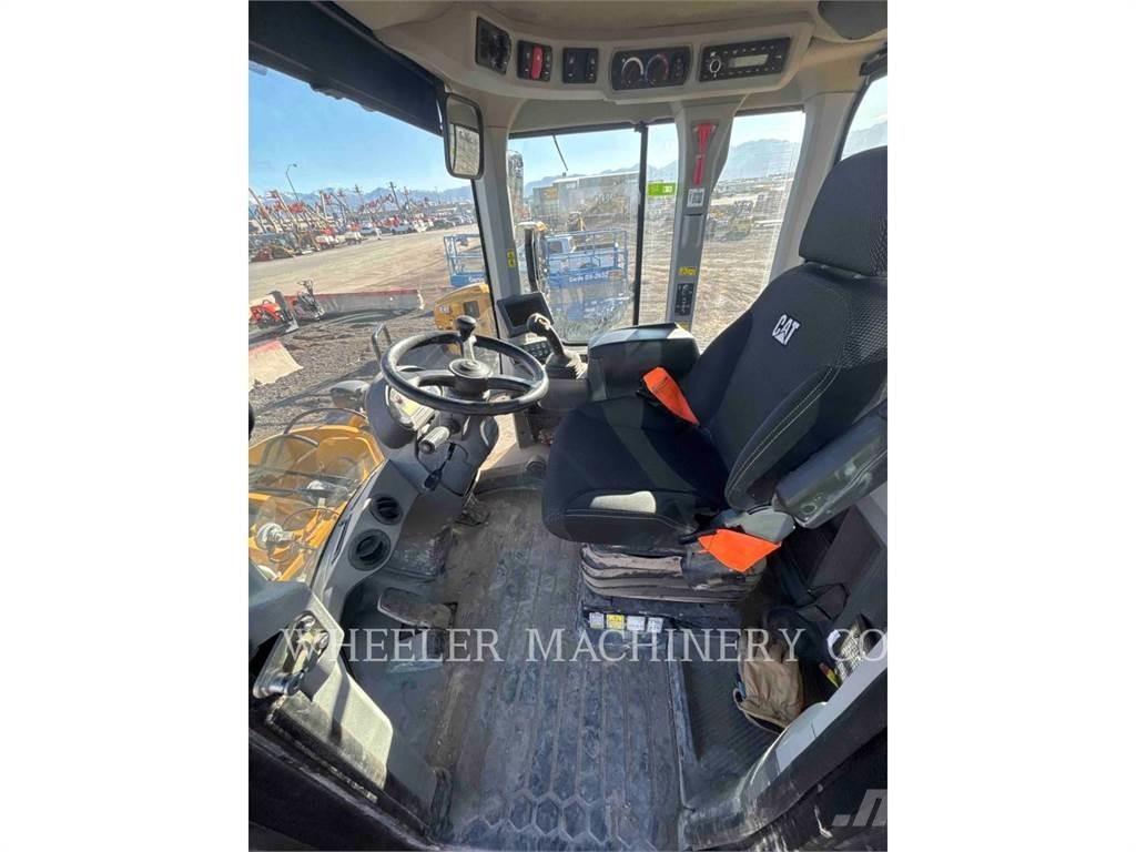 CAT 926M QC Incarcator pe pneuri