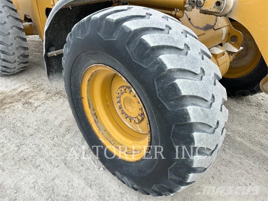 CAT 928G Incarcator pe pneuri