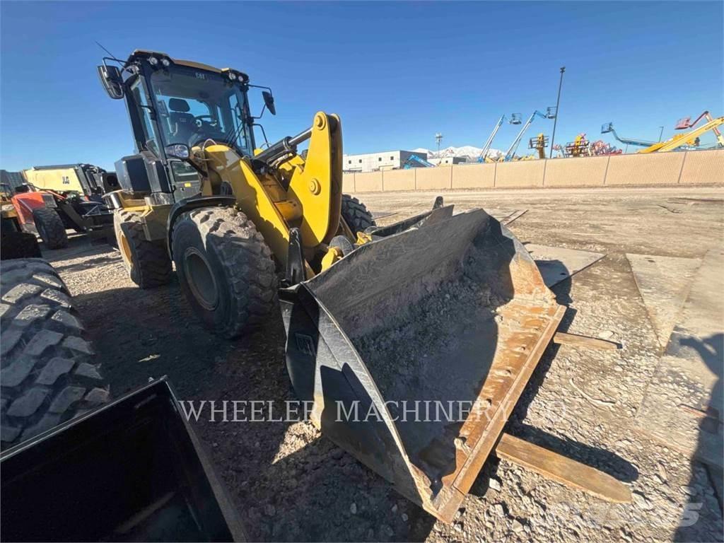 CAT 930 QC Incarcator pe pneuri